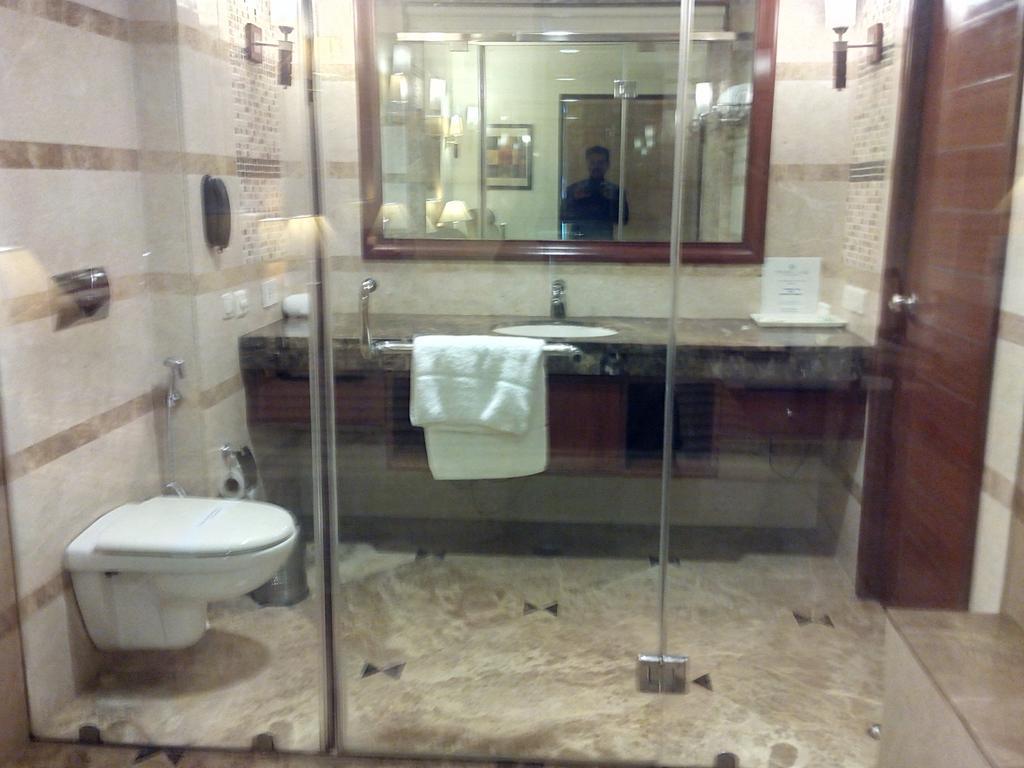 The Ocean Pearl Retreat Hotel New Delhi Exterior photo